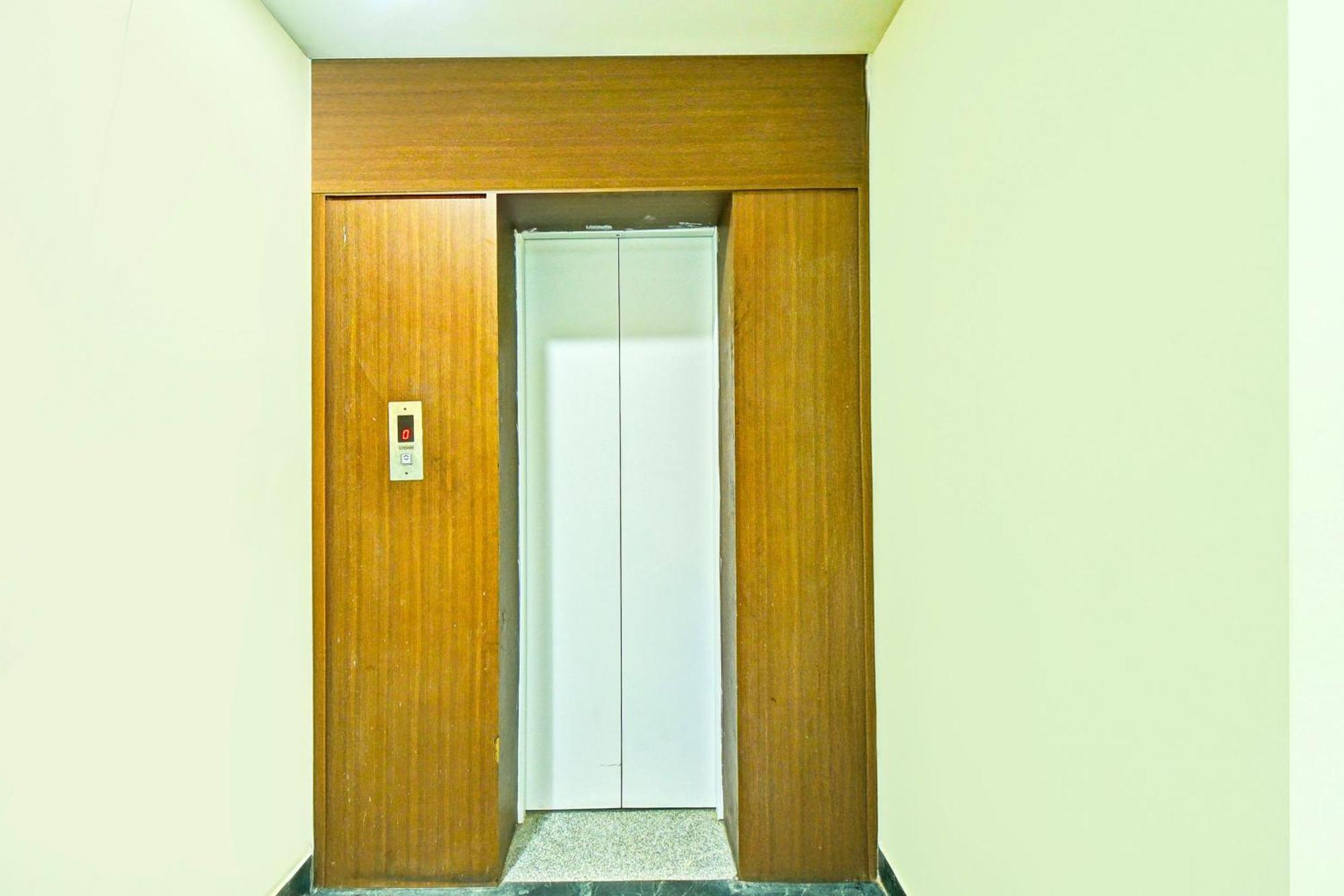 Super Townhouse Amrapali Circle Formerly Hotel Aqua Jaipur Exteriör bild